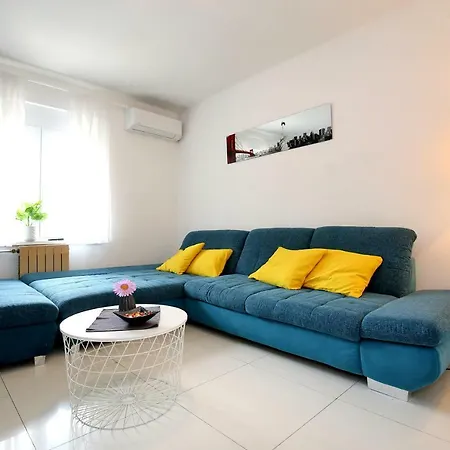 Ivano Apartment *