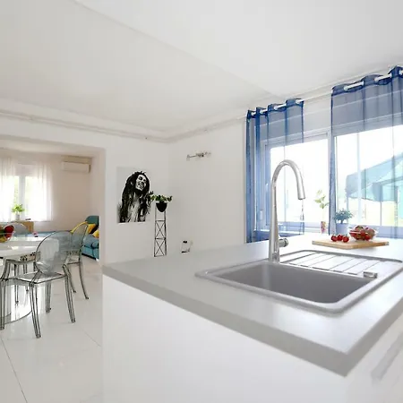 Ivano Apartment *