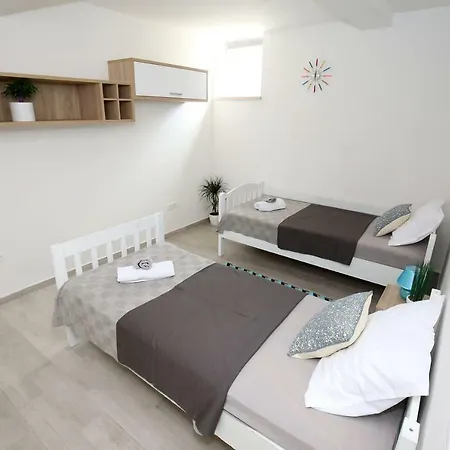 Ivano Apartment *